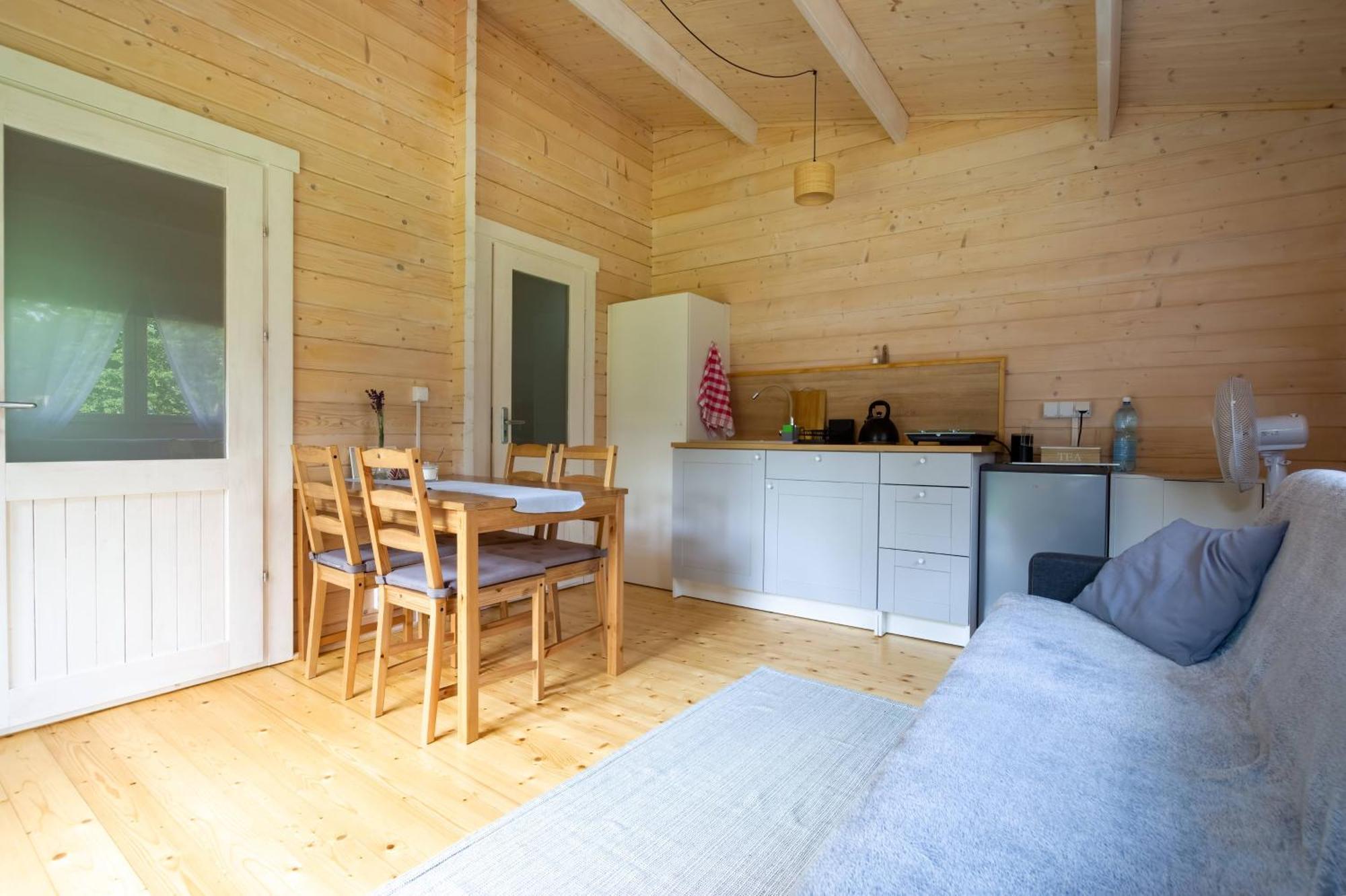 Domek Caloroczny Na Wylacznosc Niebieska Osada Nad Gorskim Potokiem Stary Waliszow エクステリア 写真
