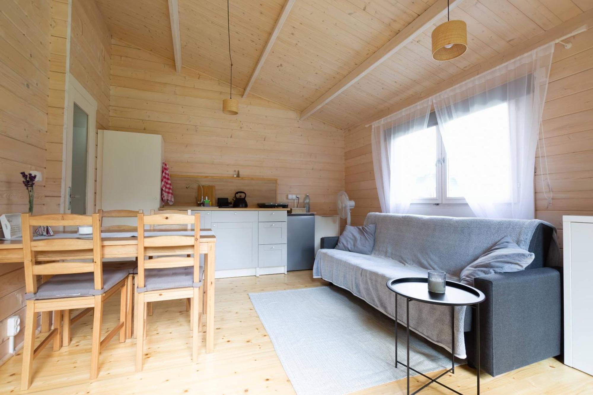 Domek Caloroczny Na Wylacznosc Niebieska Osada Nad Gorskim Potokiem Stary Waliszow エクステリア 写真